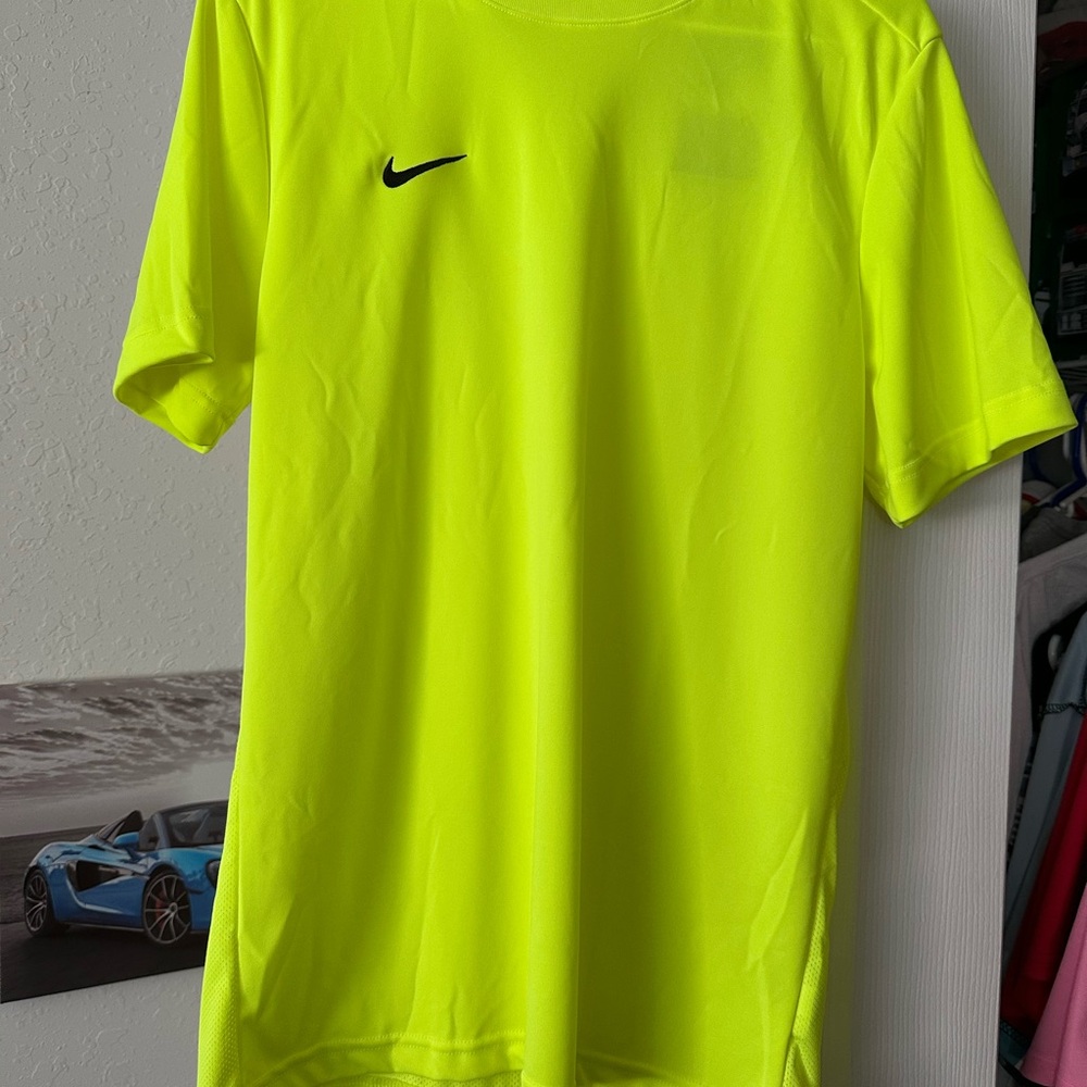Nike Men's Bright Yellow Short Sleeve Tee - Picture 2 of 3